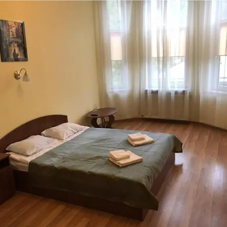 Hotel Готель Цісар Банкір 2*
