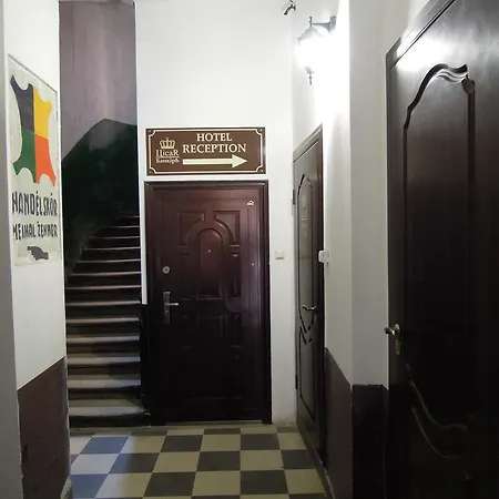 席萨尔班吉尔酒店