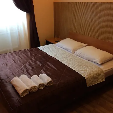 Hotell Tsisar Bankir 2*